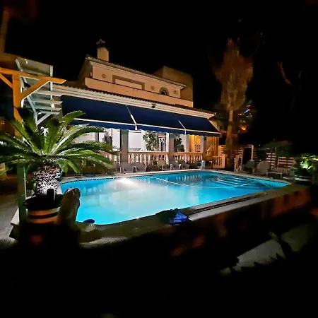 Matias Pool And Beach Villa